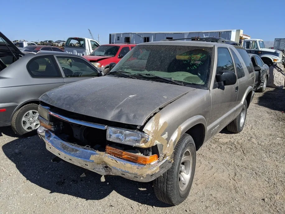 U-Pull Auto Parts @ Dis & Dat Auto Recycling