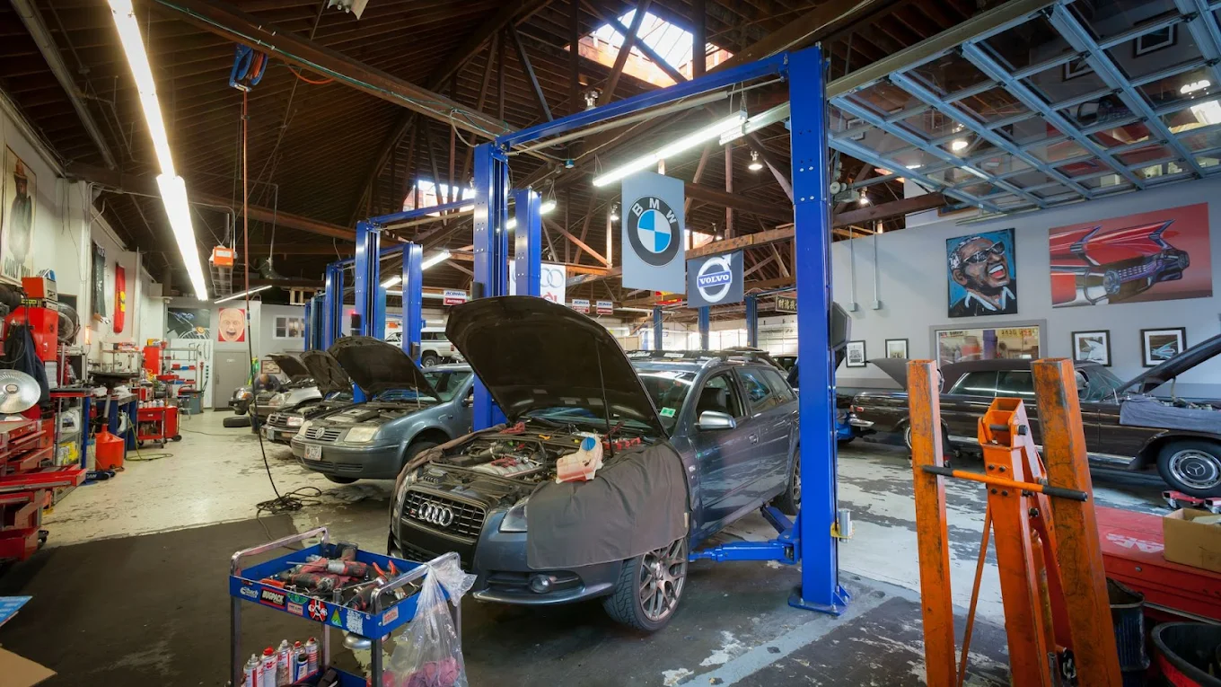 Everett Street Autoworks Mechanics