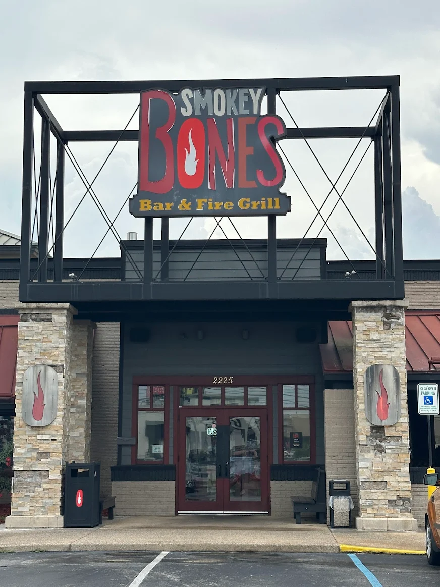 Smokey Bones 
