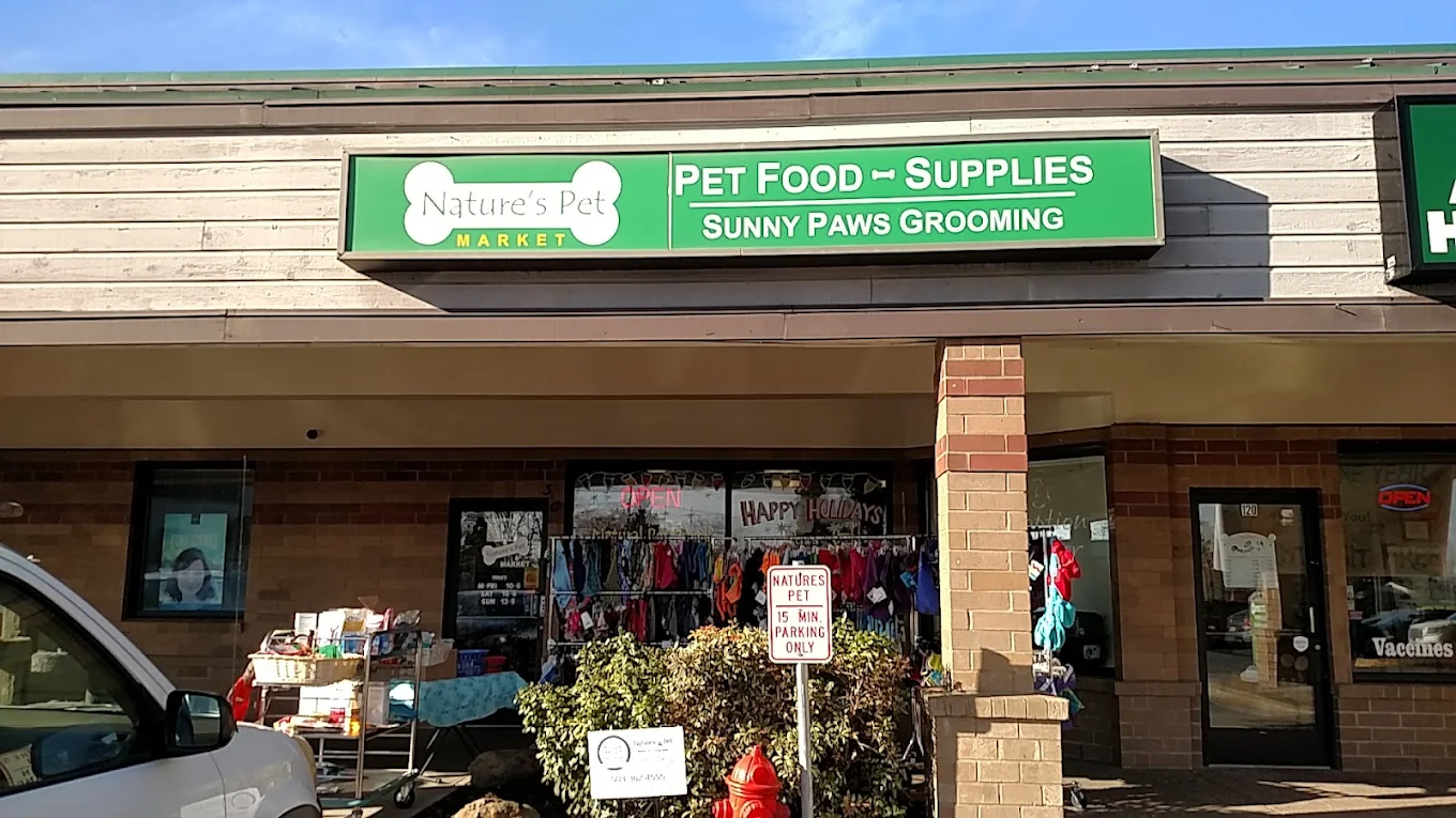 Nature's Pet Market