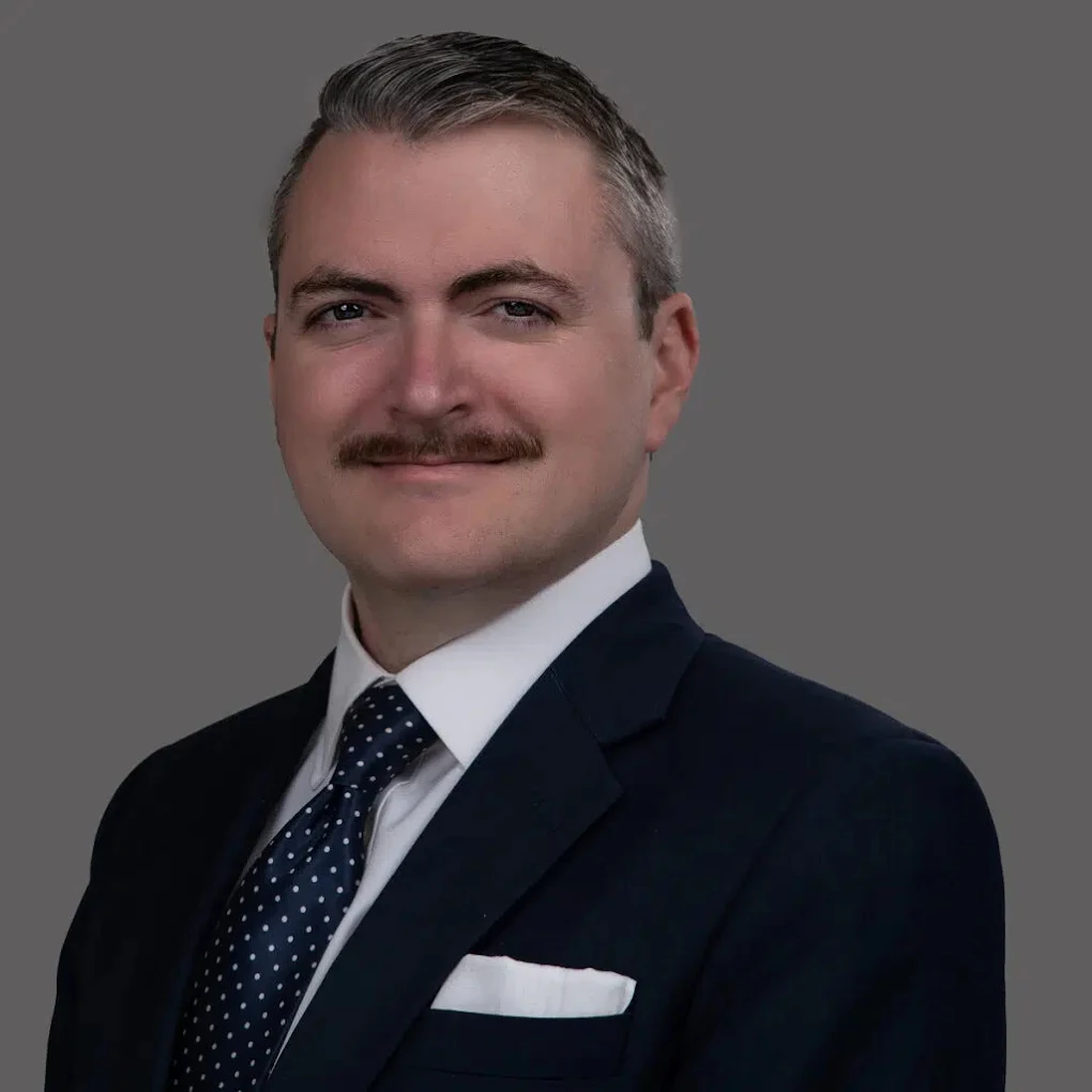 Linn Legal : Douglas Linn