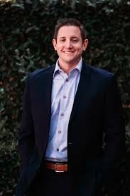 Montanez Yu : Robert L.  Montanez, Esq.