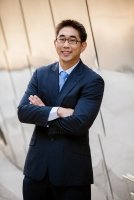 Global Law Centers : Robert  Lee
