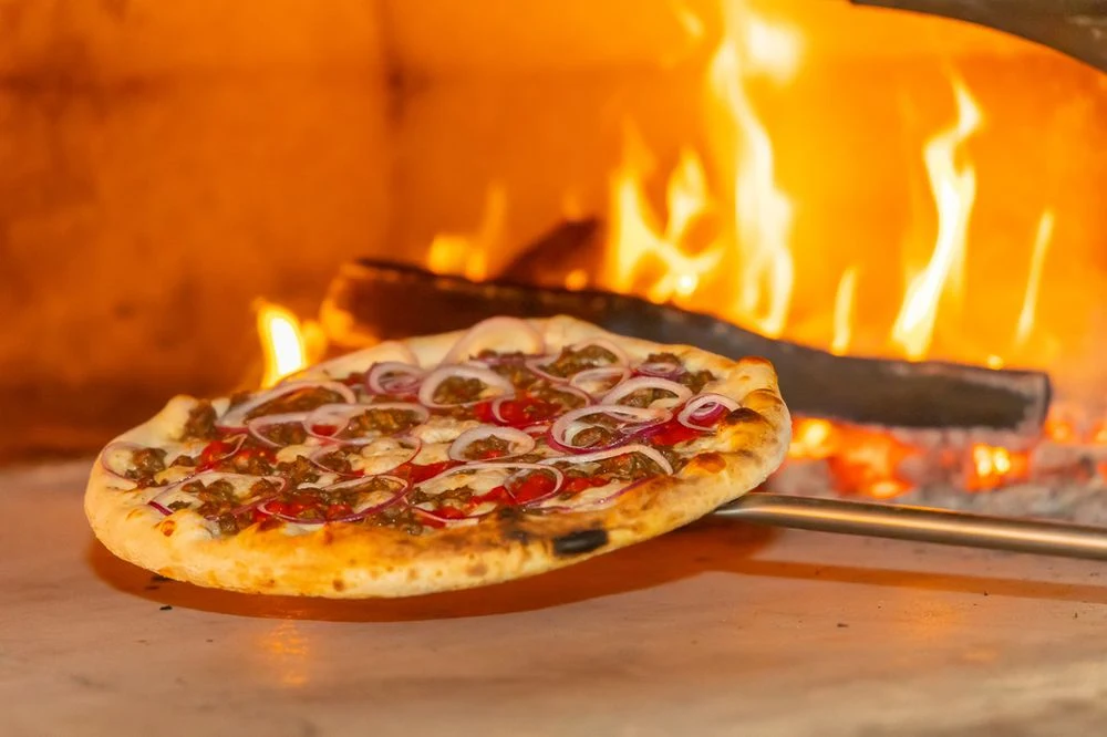 Delucca Gaucho Pizza & Wine