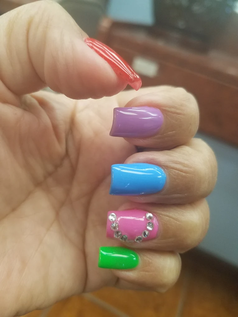 L Kim Hair & Nails