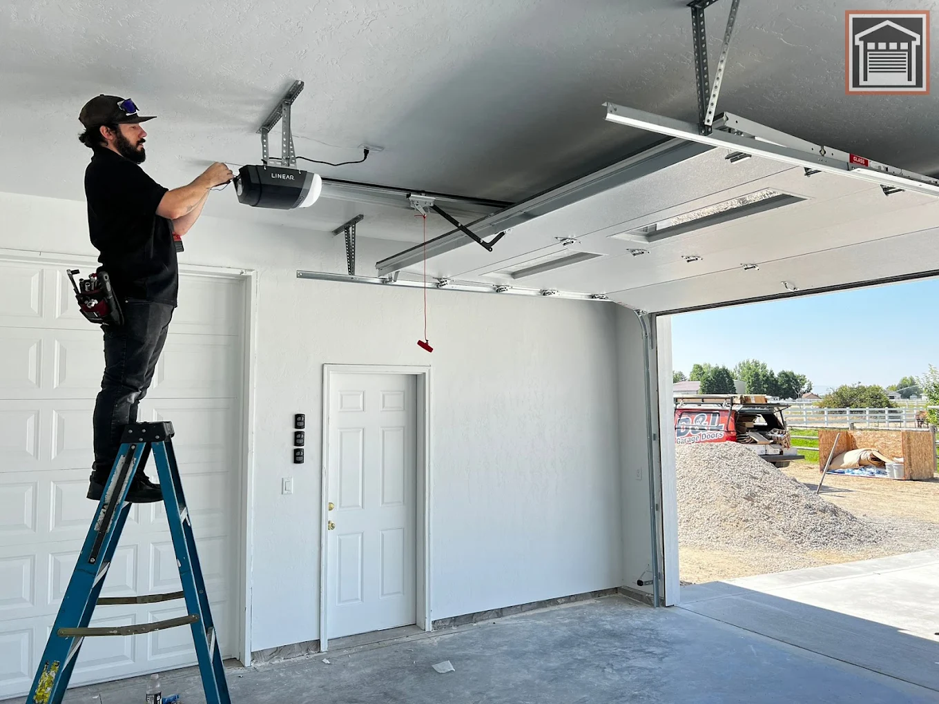 D&L Garage Doors & Locksmith