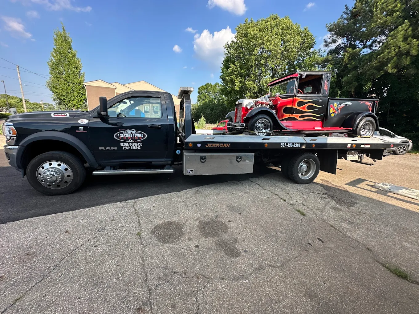 4 Seasons Towing LLC