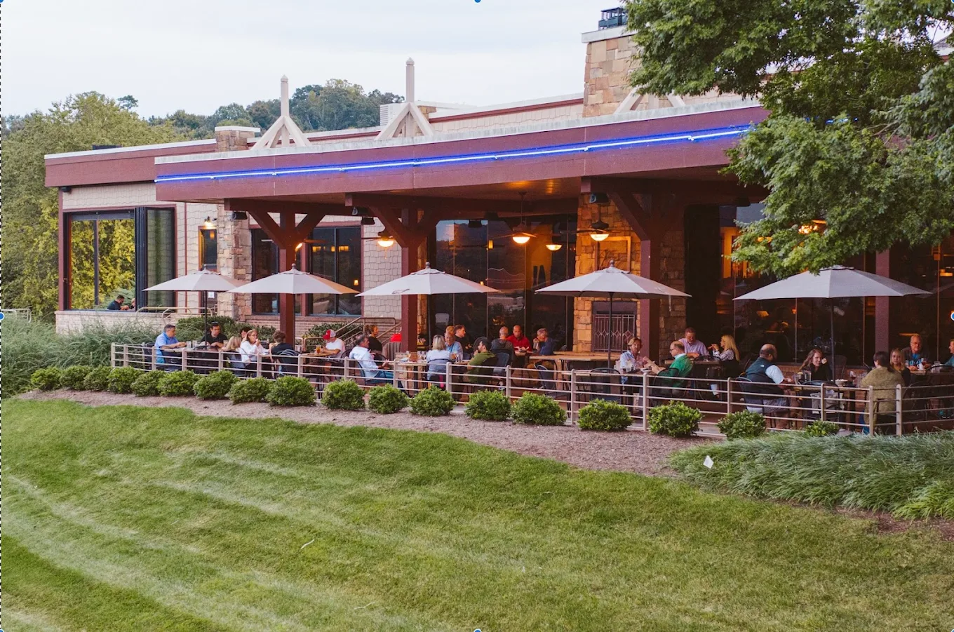 Lakeside Tavern